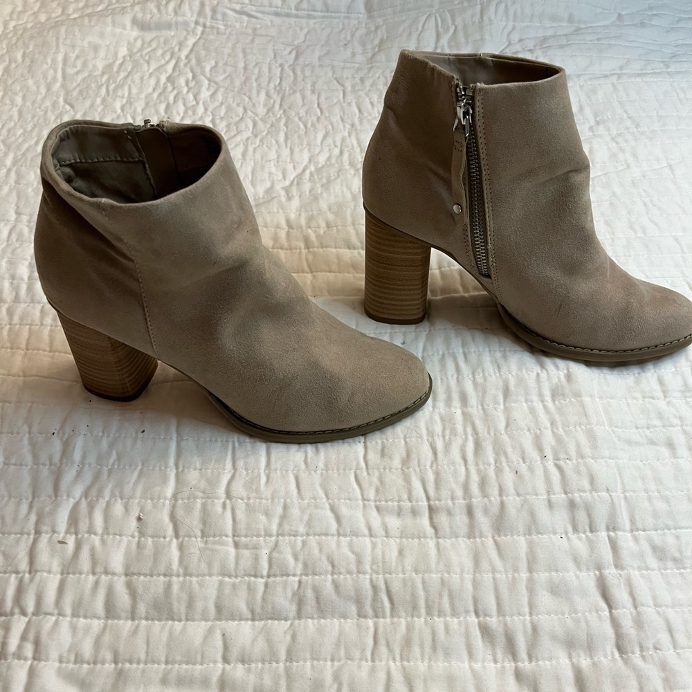 Dolce vita booties tan
